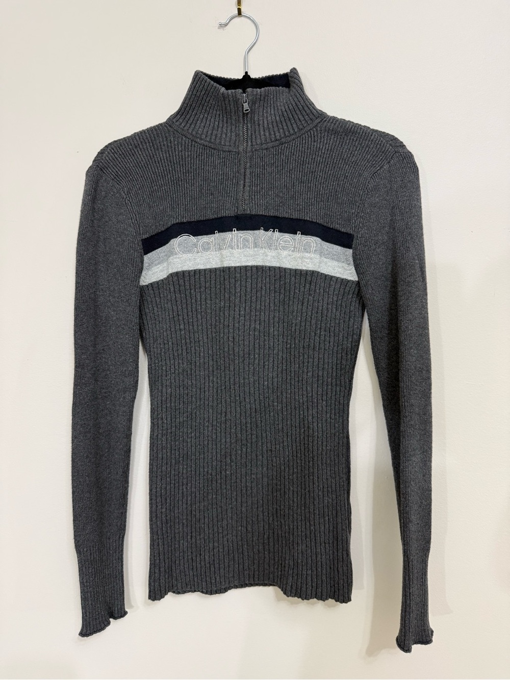 Calvin Klein Women's Size Medium Retro Cotton Gray Sweater, Excellent Condition